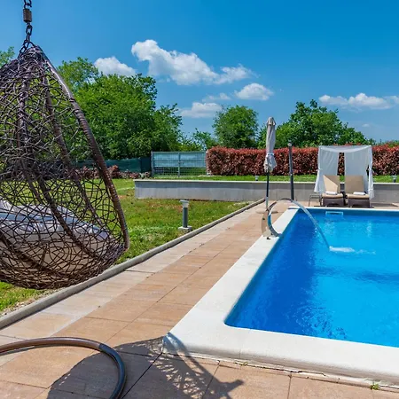 Irene, A Quiet&peaceful Pool * Nedeščina