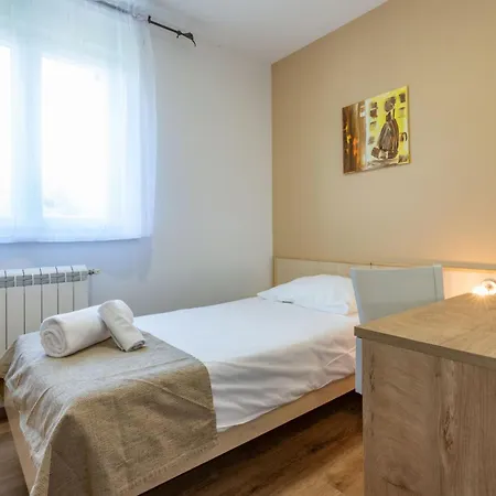 Irene, A Quiet And Peaceful Pool 別荘 *