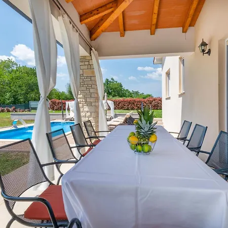 Irene, A Quiet And Peaceful Pool * Nedeščina