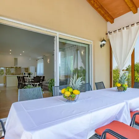 Irene, A Quiet And Peaceful Pool * Nedeščina