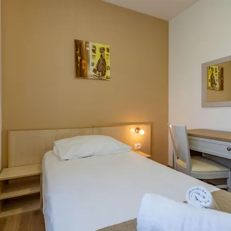 Irene, A Quiet And Peaceful Pool 別荘 *