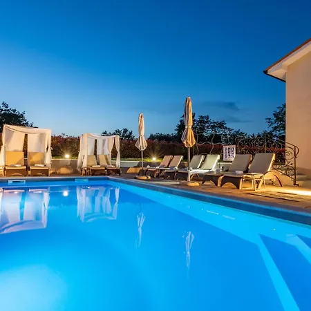 Irene, A Quiet And Peaceful Pool 別荘 Nedeščina