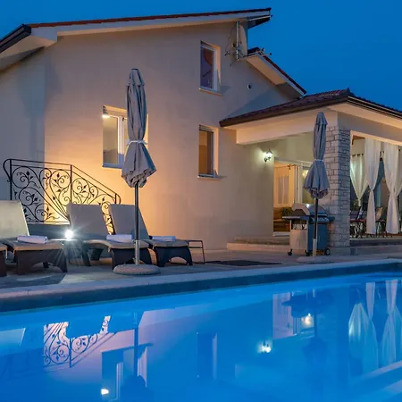 Irene, A Quiet And Peaceful Pool Holiday home Nedescina